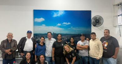 Prefeito Leonardo Ciacci e a secretária Rosana Carvalho visitam nova sala da administração do Terminal Rodoviário